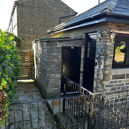 Unique Victorian Stable Conversion Halifax Extérieur photo