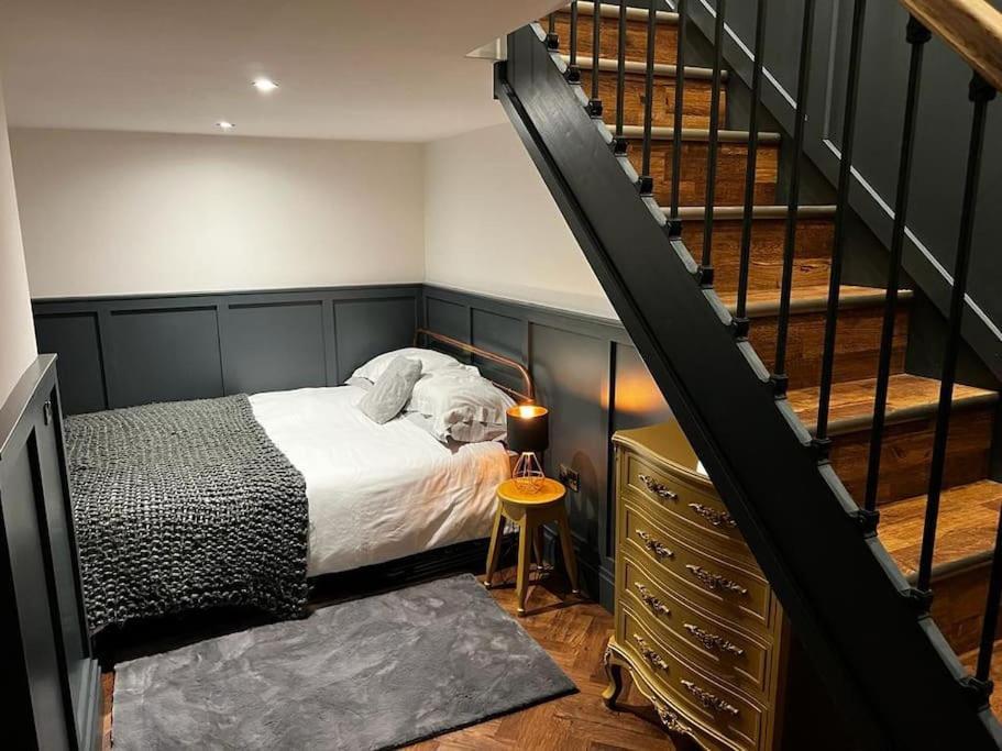 Unique Victorian Stable Conversion Halifax Extérieur photo